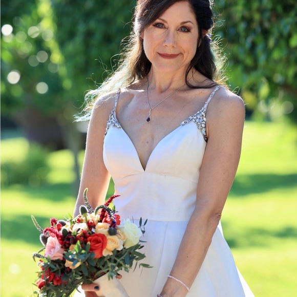 Hailey Haley Hayley Paige Halsey wedding gown beach rhinestones - Picture 8 of 9